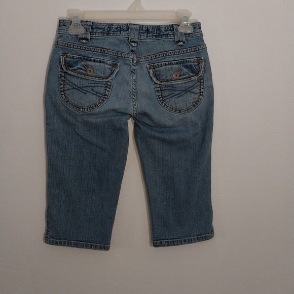 Women's Aeropostale Cropped Jeans Size 1/2 Denim - Picture 6 of 7